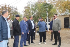 Депутаты проинспектировали сквер «Дружба»